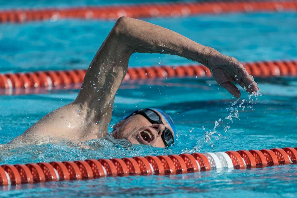 یک مایل شنا | راهنمای کامل برای آمادگی، تمرین و بهبود عملکرد