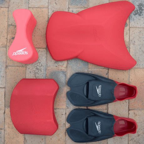 چک‌لیست کامل وسایل کیف شنا؛ هر آنچه برای استخر لازم دارید