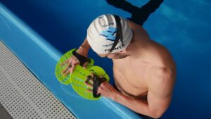 کفی قدرتی در شنا | راز افزایش قدرت، تکنیک و سرعت شناگران حرفه‌ای